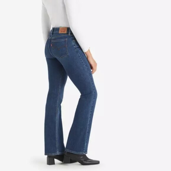 💖 2 Pairs: Levi's Superlow Boot, Medium and Light Wash, Size 27 x 32 💖 - Picture 4 of 6